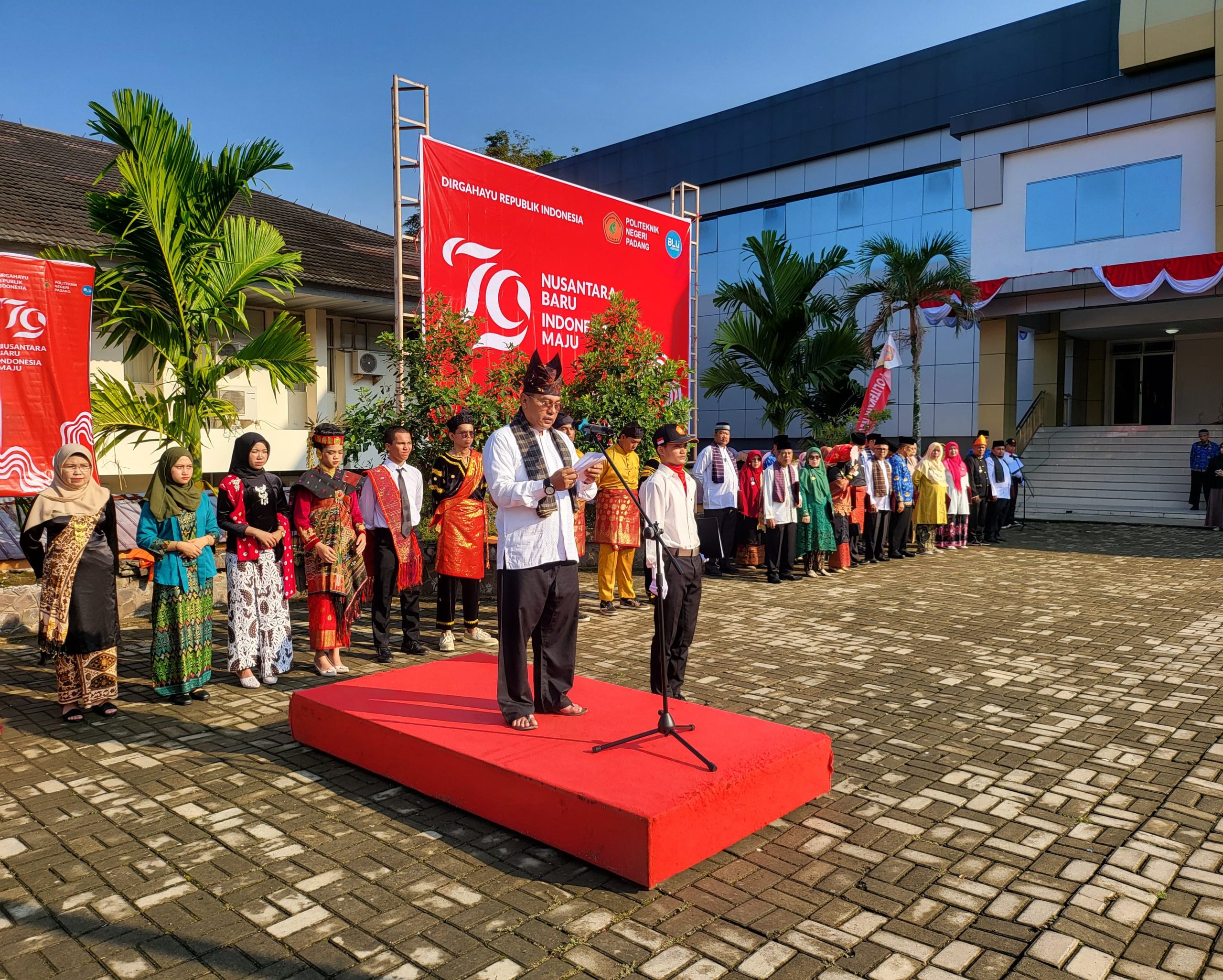 Upacara HUT RI ke-79 & Penghargaan Satya Lencana Karya Satya untuk PNS Politeknik Negeri Padang